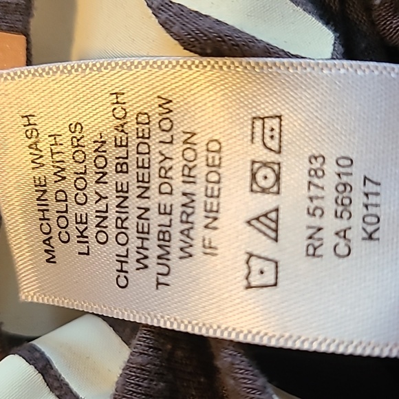 Maurices Dark Gray Tank Top with Pink and Cream Text Size XL Women's Pre-Owned - Picture 8 of 8